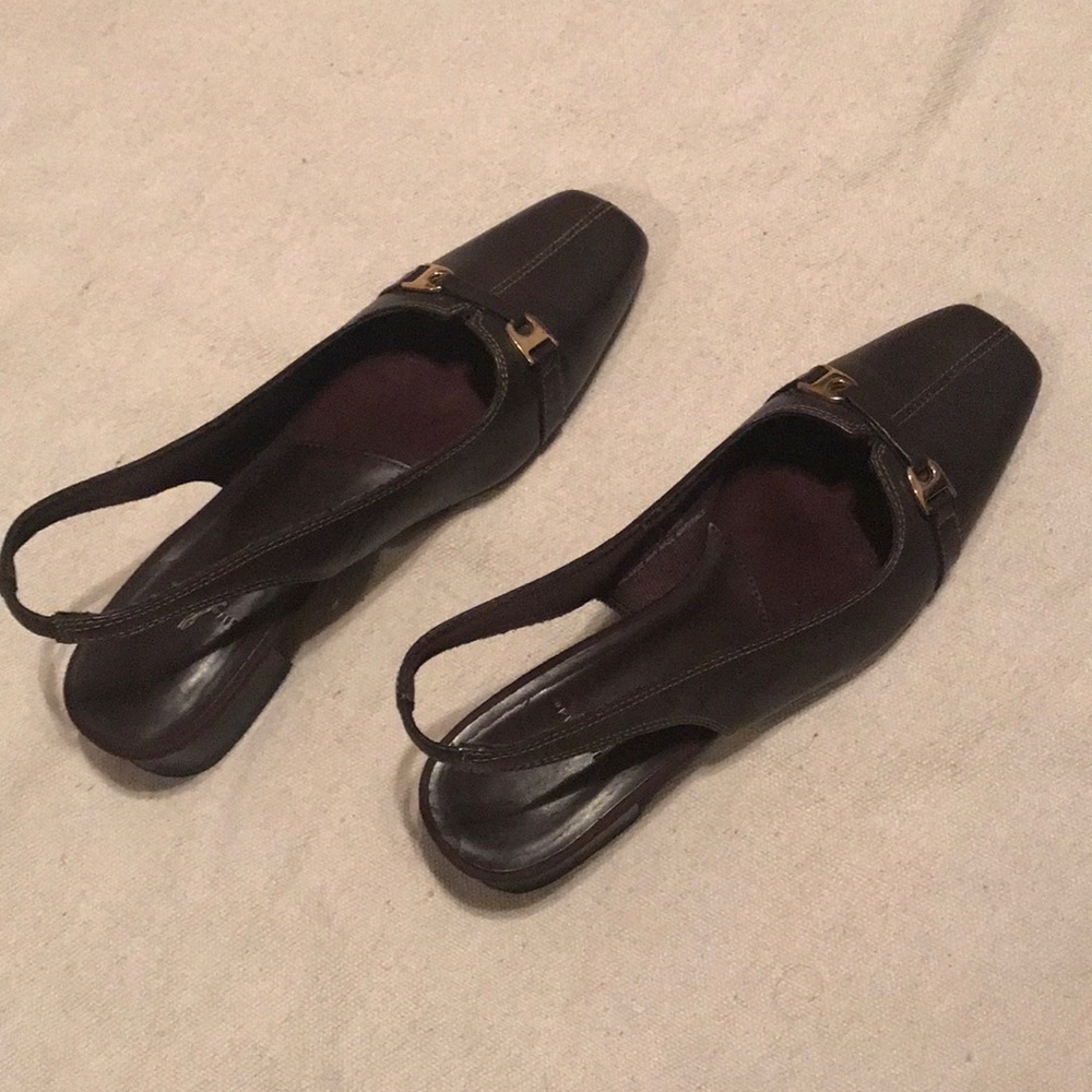 Life Stride slingback shoes dark brown with gold accents. Size 7.5